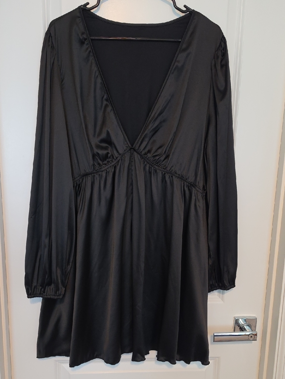 SHEIN Black Deep V-Neck Long Sleeve Mini Dress